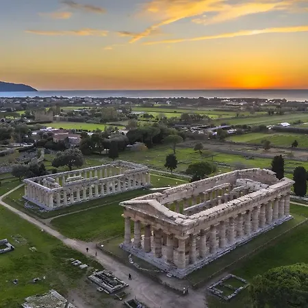 Πανσιόν La Fiesta House 3*